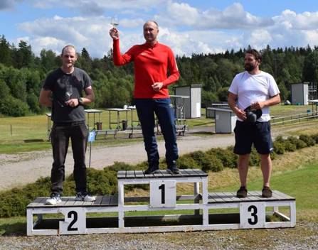 En bild som visar utomhus, person, himmel, klädsel

AI-genererat innehåll kan vara felaktigt.